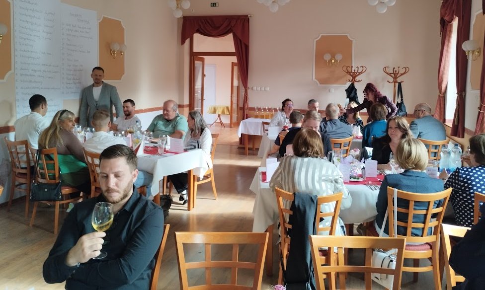 Borvacsora a Keriben - Jót tegyünk – jót együnk!